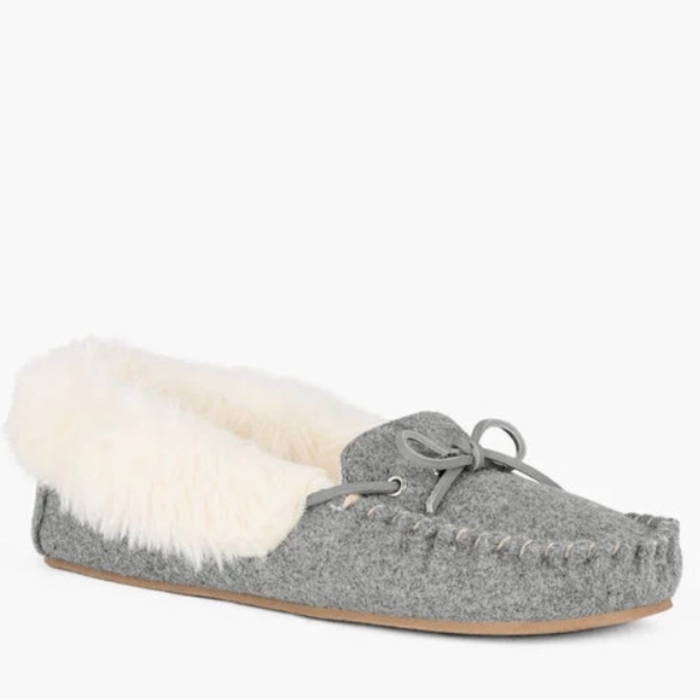 NWT TALBOTS RUBY BRUSHED FLANNEL MOCCASINS
IN GREY - SIZE 8